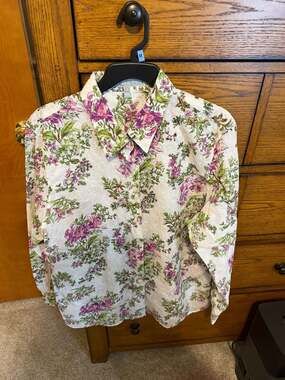 Foxcroft Classic Fit Floral Cotton Eyelet Button Down Blouse Size 16